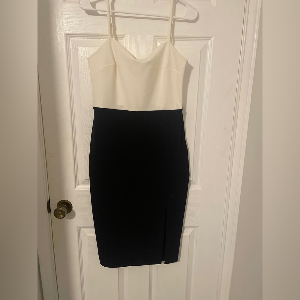 Women’s Express black & white dress size 8 preowned